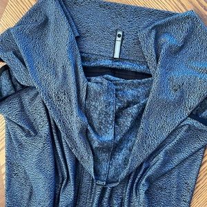 Lululemon Vinyasa Scarf - Blue & Black